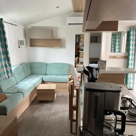 Mobilhome La Carabasse مكان تخييم